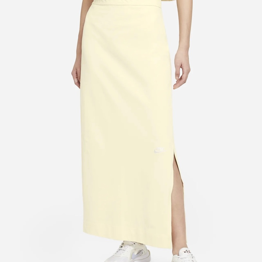 NWT Women's Skirt Nike Sportswear